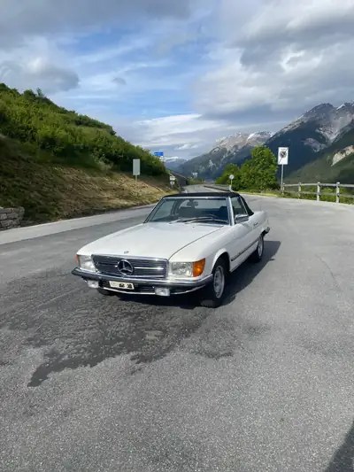 Mercedes-Benz SL 280 — Cabriolet de légende 1979, patrimoine automobile d'exception — Detail