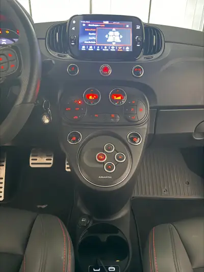 Fiat 695 Abarth 1.4 T-Jet 180 — Sportive italienne authentique, 30 000 km seulement — dettaglio