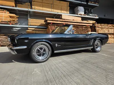 Ford Mustang Cabriolet 1966 — Légende américaine décapotable, moteur V8 musclé — intérieur