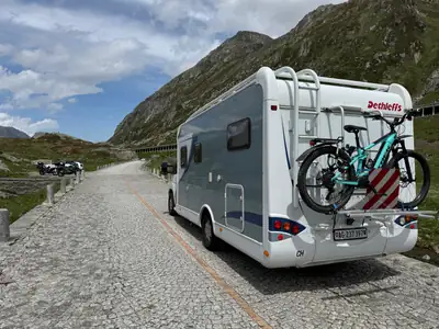FIAT Ducato Dethleffs T6571 — Camping-car aménagé, révisionné et prêt à explorer — vista posteriore