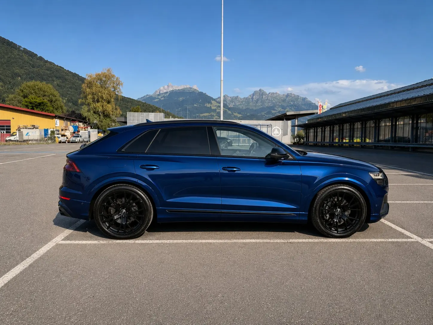 Audi SQ8 4.0 V8 TFSI — SUV coupé haute performance, 507 ch et garantie constructeur — vue extérieure