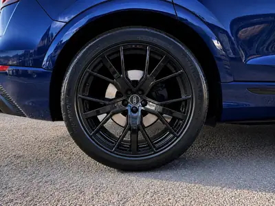 Audi SQ8 4.0 V8 TFSI — SUV coupé haute performance, 507 ch et garantie constructeur — Miniature 8