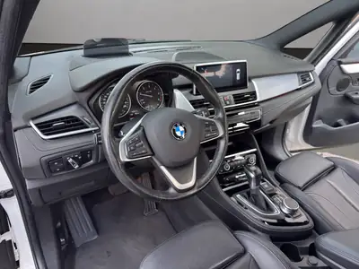 BMW 218 Gran Tourer xDrive M Sport — Monospace polyvalent, 8 pneus, entretien à jour — Miniature 10