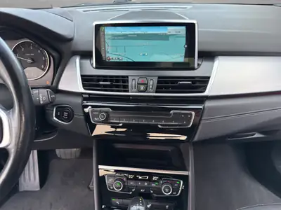 BMW 218 Gran Tourer xDrive M Sport — Monospace polyvalent, 8 pneus, entretien à jour — Miniature 15