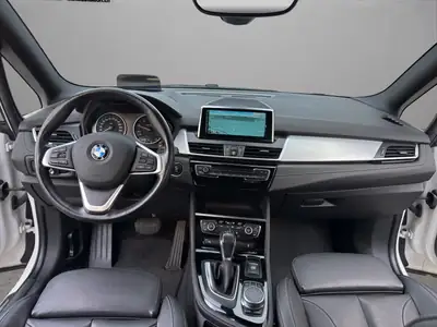 BMW 218 Gran Tourer xDrive M Sport — Monospace polyvalent, 8 pneus, entretien à jour — Miniature 14