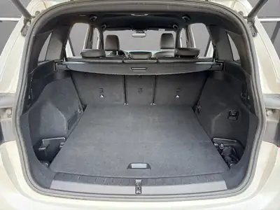 BMW 218 Gran Tourer xDrive M Sport — Monospace polyvalent, 8 pneus, entretien à jour — Miniature 19
