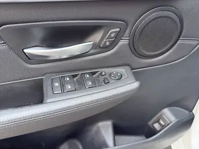 BMW 218 Gran Tourer xDrive M Sport — Monospace polyvalent, 8 pneus, entretien à jour — Miniature 21