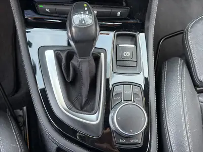 BMW 218 Gran Tourer xDrive M Sport — Monospace polyvalent, 8 pneus, entretien à jour — Miniature 26