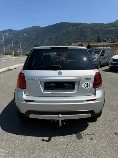 Suzuki SX4 1.6 GL Top — 4WD robuste, entretien à jour, 89 500 km — Miniature 8