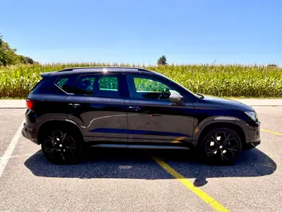 SEAT Ateca 1.5 TSI Move — SUV urbain dynamique, 41 600 km seulement — fianco