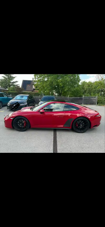 Porsche 911 Carrera 4 GTS — Coupé sportif allemand, 450 ch et seulement 35 500 km — tableau de bord
