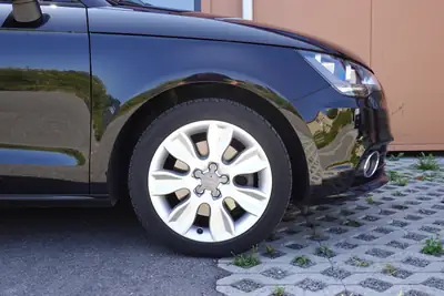 Audi A1 1.4 TFSI — Citadine dynamique, entretien réduit et équipements premium — tableau de bord