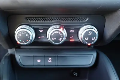 Audi A1 1.4 TFSI — Citadine dynamique, entretien réduit et équipements premium — Miniature 14
