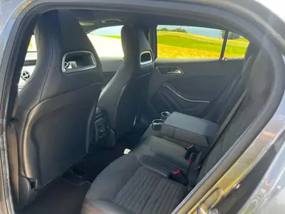 Mercedes-Benz GLA 220 AMG Line 4Matic — SUV compacte premium, 30000 km seulement — cruscotto