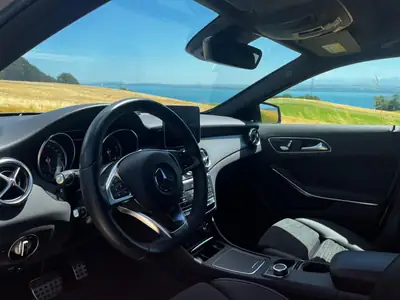 Mercedes-Benz GLA 220 AMG Line 4Matic — SUV compacte premium, 30000 km seulement — interni