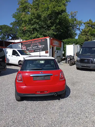 MINI Cooper Steptronic — Citadine agile et économe, 153 000 km — Detail