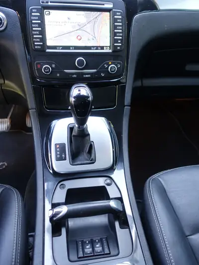 Ford S-Max 2.0 SCTi Titanium — Monospace 7 places, motorisation performante et sans sinistre — Miniature 16