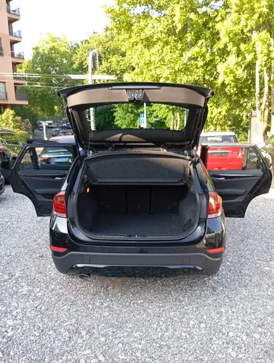 BMW X1 xDrive 20D — SUV compact diesel robuste, 173'000 km, intérieur prestige — Miniatura 10