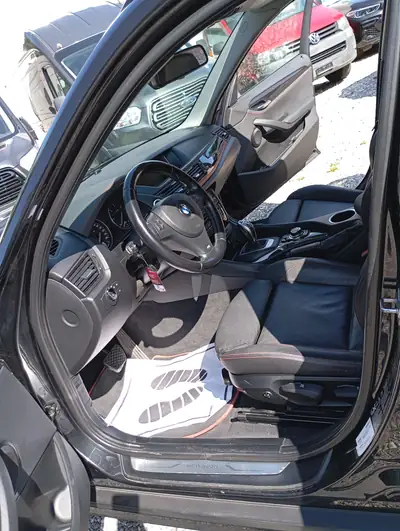BMW X1 xDrive 20D — SUV compact diesel robuste, 173'000 km, intérieur prestige — Miniatura 16
