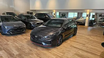 Hyundai i30 2.0 T-GDi N — Berline sportive 280 ch, très peu kilométrée — side view
