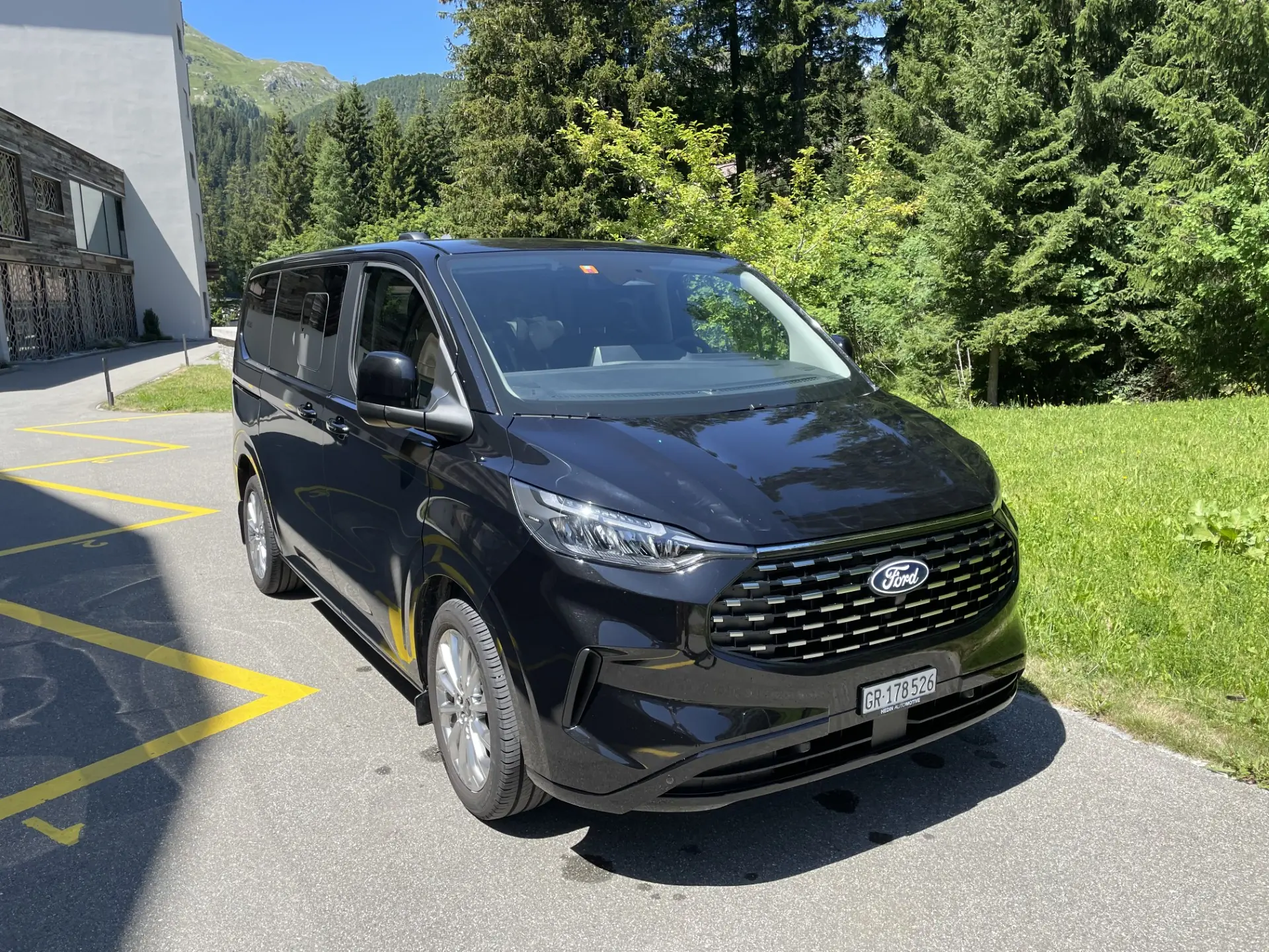 Ford Tourneo Custom 320 L1 — Monospace 8 places diesel, 41'000 km seulement