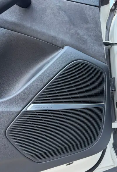 Audi SQ8 4.0 V8 TDI Quattro — SUV coupé haute performance, 169'000 km — Miniature 12