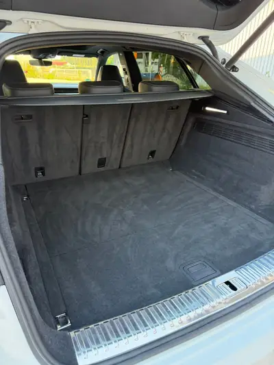 Audi SQ8 4.0 V8 TDI Quattro — SUV coupé haute performance, 169'000 km — Miniature 13