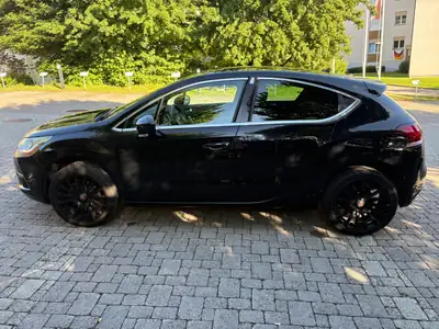 DS 4 1.6 VTi Chic 2012 — Élégance française, moteur économe et fiable — Seitenansicht