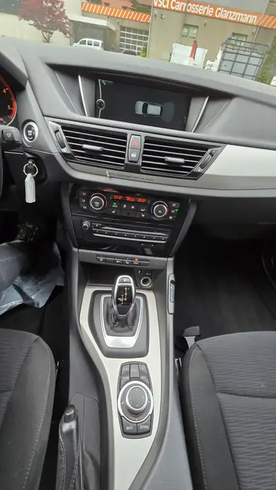BMW X1 18d xDrive — SUV compact diesel performant, 129'000 km, sans accident — Miniatura 8