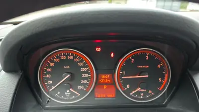 BMW X1 18d xDrive — SUV compact diesel performant, 129'000 km, sans accident — Miniatura 9