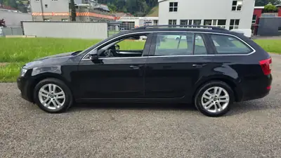 Skoda Octavia 1.8 TSI Elegance 4x4 — Break dynamique, transmission DSG, état impeccable — exterior view