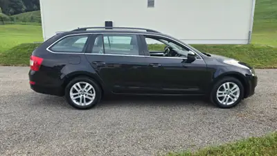Skoda Octavia 1.8 TSI Elegance 4x4 — Break dynamique, transmission DSG, état impeccable — interior