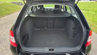 Skoda Octavia 1.8 TSI Elegance 4x4 — Break dynamique, transmission DSG, état impeccable — Thumbnail 9