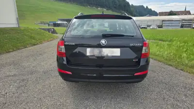 Skoda Octavia 1.8 TSI Elegance 4x4 — Break dynamique, transmission DSG, état impeccable — Thumbnail 10