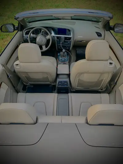 Audi A5 Cabrio 2010 — Cabriolet sportif élégant, moteur 2.0 TFSI 211 ch — Armaturenbrett
