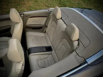 Audi A5 Cabrio 2010 — Cabriolet sportif élégant, moteur 2.0 TFSI 211 ch — Detail