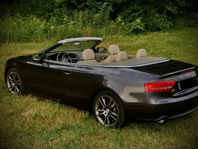 Audi A5 Cabrio 2010 — Cabriolet sportif élégant, moteur 2.0 TFSI 211 ch — Miniatur 8