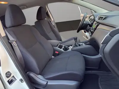 Nissan Qashqai 1.2 DIG-T Acenta — SUV compact fiable, sans accident, prêt à l'emploi — Miniature 17