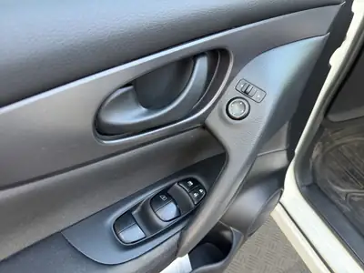 Nissan Qashqai 1.2 DIG-T Acenta — SUV compact fiable, sans accident, prêt à l'emploi — Miniature 20