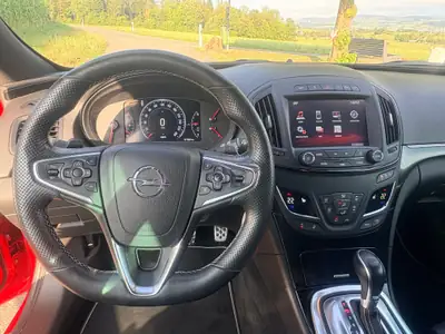 Opel Insignia 2.8 V6 T 4x4 OPC — Break sportif tous terrains, 325 ch — arrière