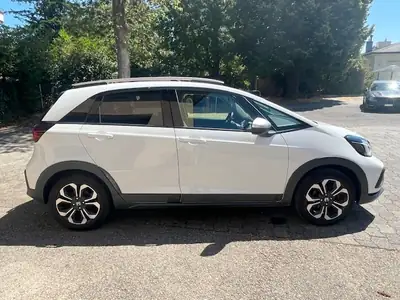 Honda Jazz Crosstar — Monospace urbain hybride, 57'460 km, design moderne — vue extérieure