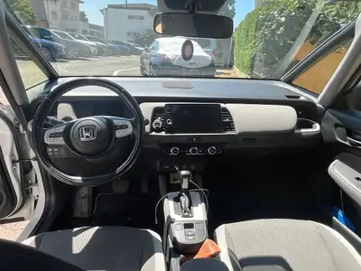 Honda Jazz Crosstar — Monospace urbain hybride, 57'460 km, design moderne — intérieur