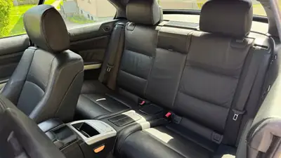 BMW 335i Cabriolet M-Paket — Décapotable sportive 306 ch, automatique, blanc élégant — dettaglio