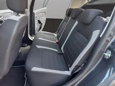 Dacia Sandero TCe 90 Stepway Automatic — Citadine robuste, équipée et économique — Miniature 13