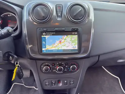 Dacia Sandero TCe 90 Stepway Automatic — Citadine robuste, équipée et économique — Miniature 15