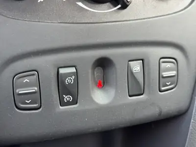 Dacia Sandero TCe 90 Stepway Automatic — Citadine robuste, équipée et économique — Miniature 21