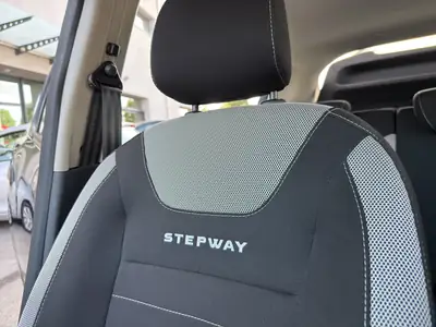 Dacia Sandero TCe 90 Stepway Automatic — Citadine robuste, équipée et économique — Miniature 24