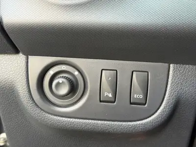 Dacia Sandero TCe 90 Stepway Automatic — Citadine robuste, équipée et économique — Miniature 22