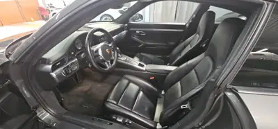 Porsche 911 Carrera 4S PDK 2012 — Coupé sportif allemand, 400 ch et transmission intégrale — Miniature 8