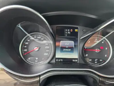 Mercedes-Benz V 250 d — Monospace 6 places, diesel efficace et bien équipé — detail